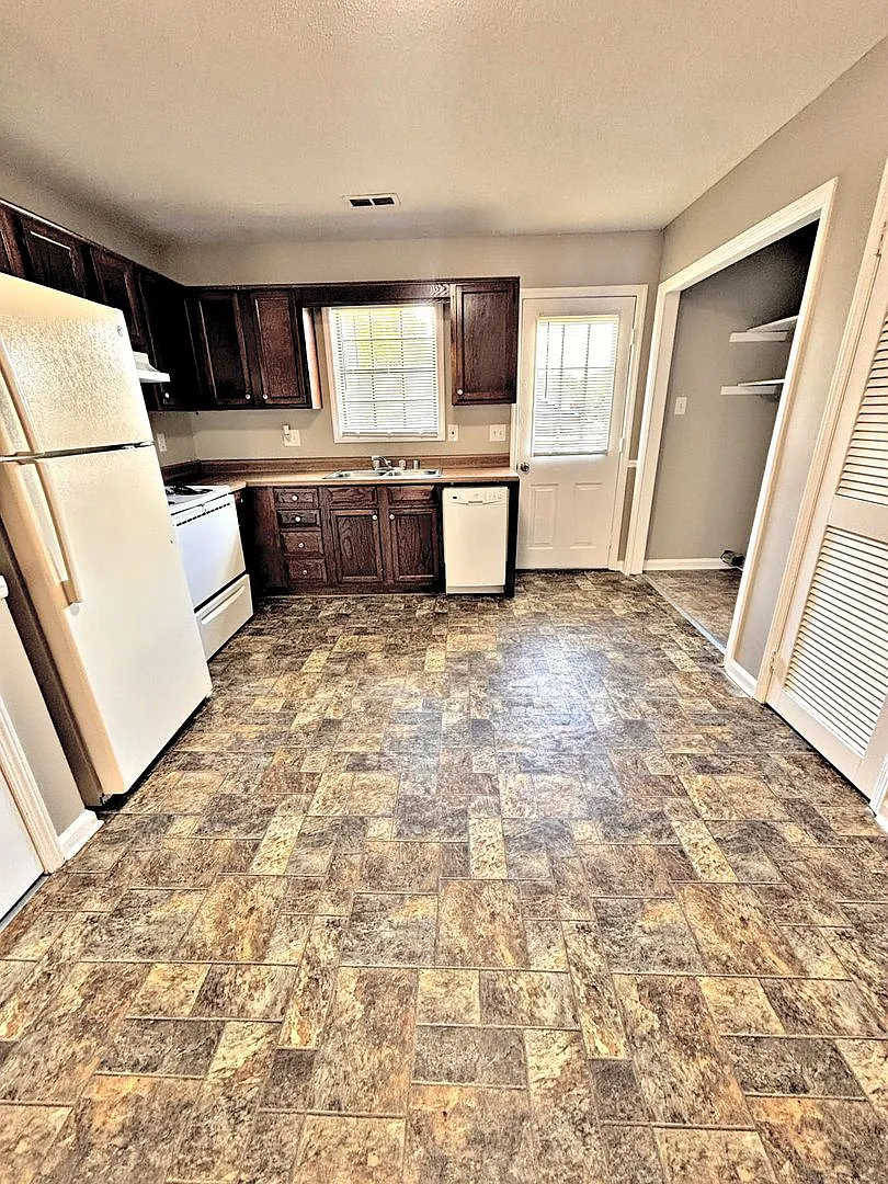 Move In Special 2br / 1ba Apartment - Decatur Sw — Photo 4