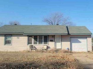 904 N Elm St, Ponca City, OK 74601