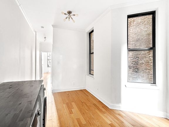 3rd image of 58 Saint Marks Pl APT 8