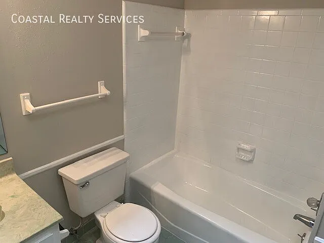11 Poulton Dr NW #B — Photo 5