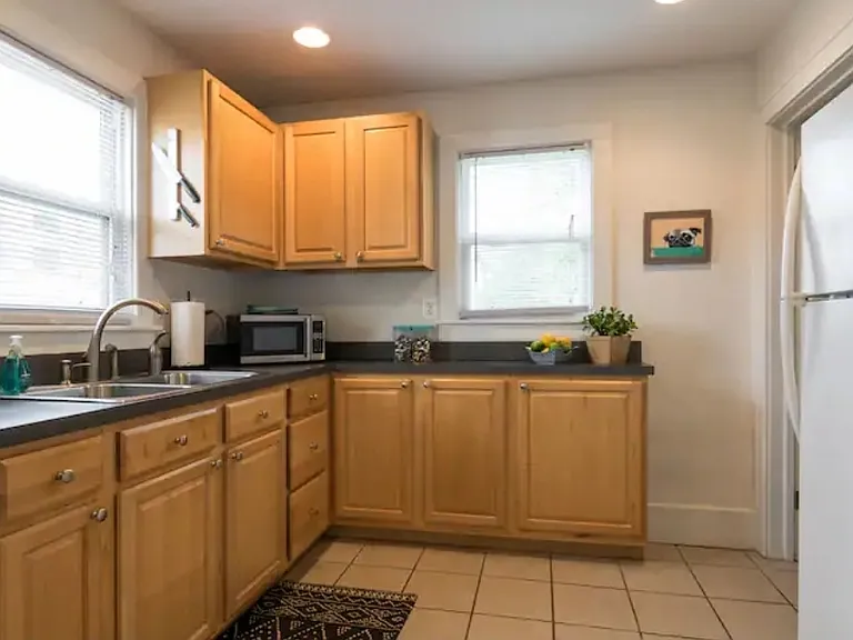 115 N Laurel St — Photo 10