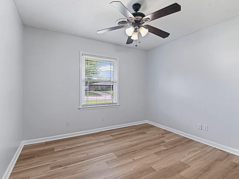 111 Lori Streetprattville — Photo 18