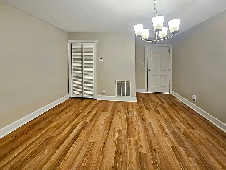 382 Cologne Dr SE — Photo 11