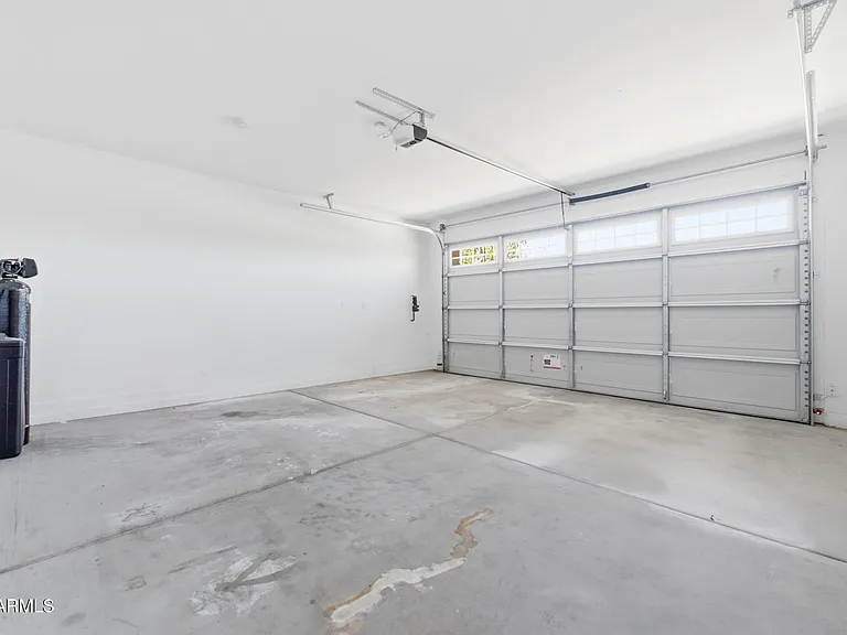 4330 N 94th Ave — Photo 21