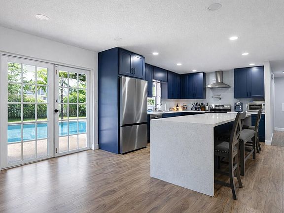 3rd image of 846 Ramblewood Drive