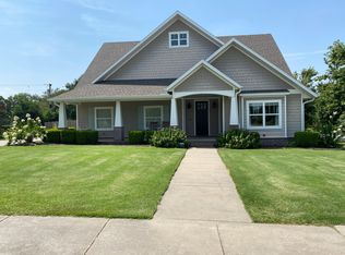 612 Clinton Cir, Springdale, AR 72762