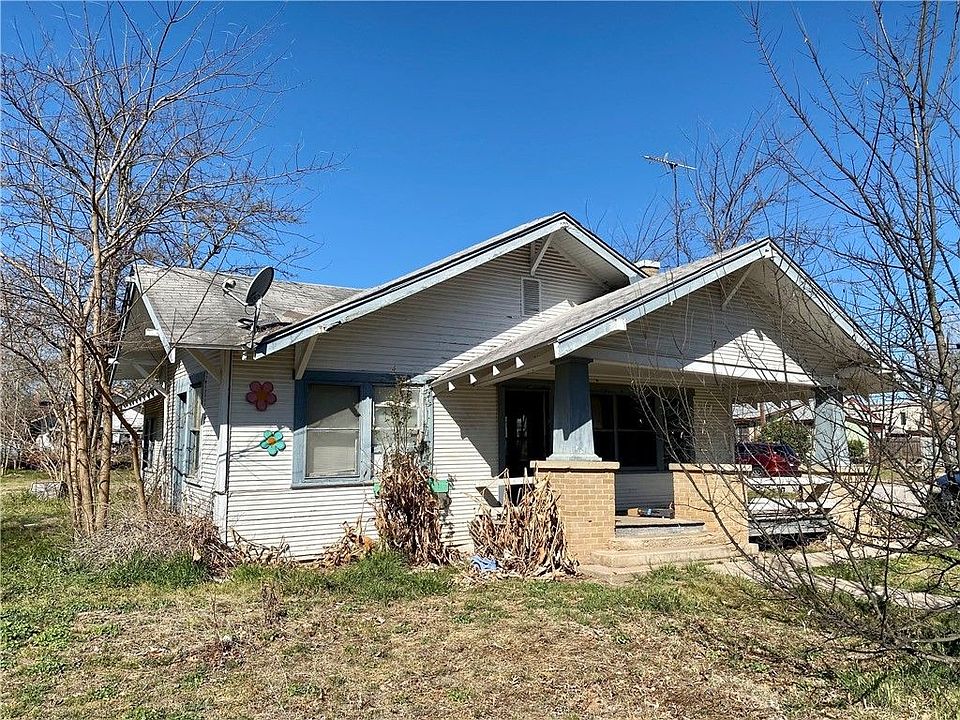 1st image of 400 S Vandeveer St