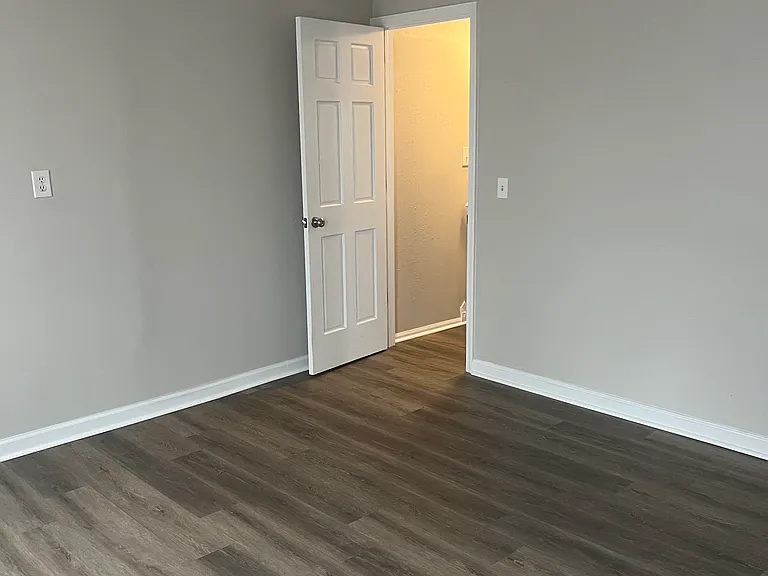 610 Marshall Rd #610 — Photo 5