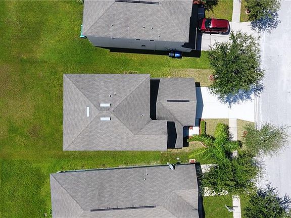 3rd image of 7737 Carriage Pointe Dr