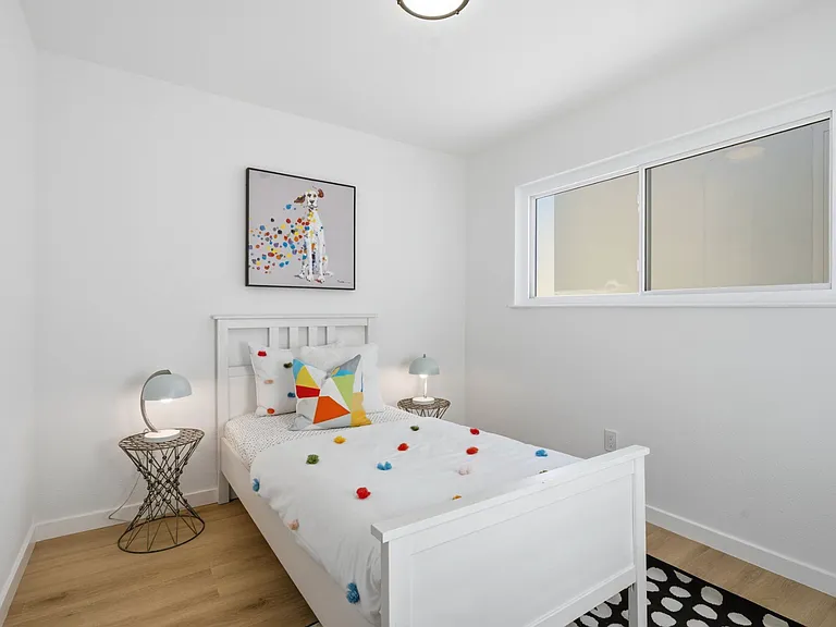 100 Byrne St #100 — Photo 7