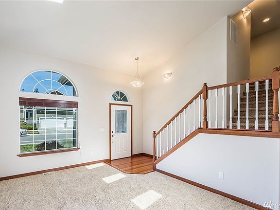 4th image of 810 NW Scenic Vista St