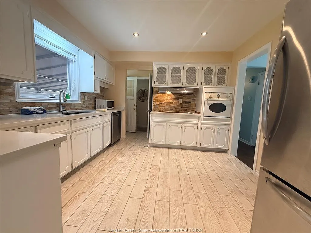 5 bed, 2.5 bath, $3,600 — Photo 4