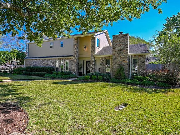 The cul-de-sac location allows the home to sit back further on the lot and accommodate the expansive floorplan