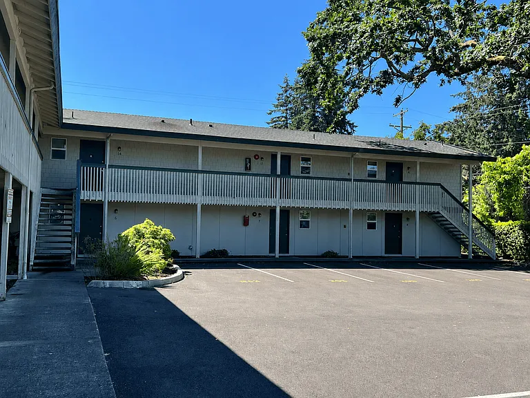 Greenfield Apartments — Photo 7