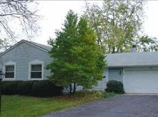 20 Asbury Ln, Cary, IL 60013