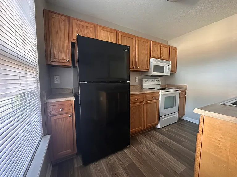 2 Bed 2 bath - Kitchen