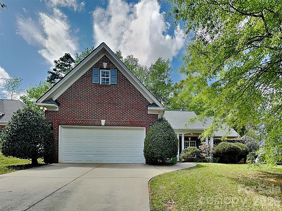 1st image of 1004 Sentinel Dr