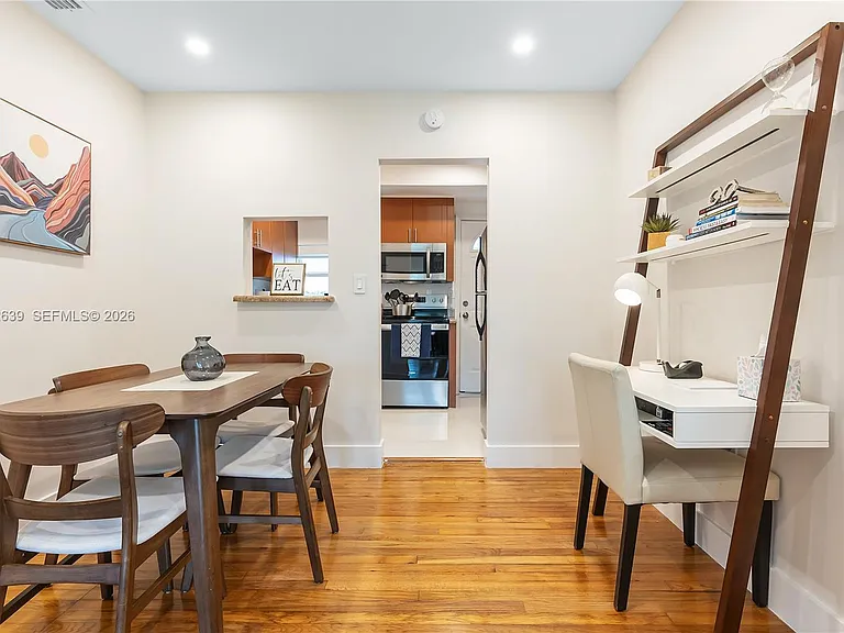 2102 SW 31st Ave — Photo 15