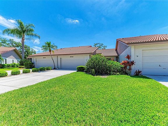 3rd image of 3946 WILSHIRE CIRCLE E #168