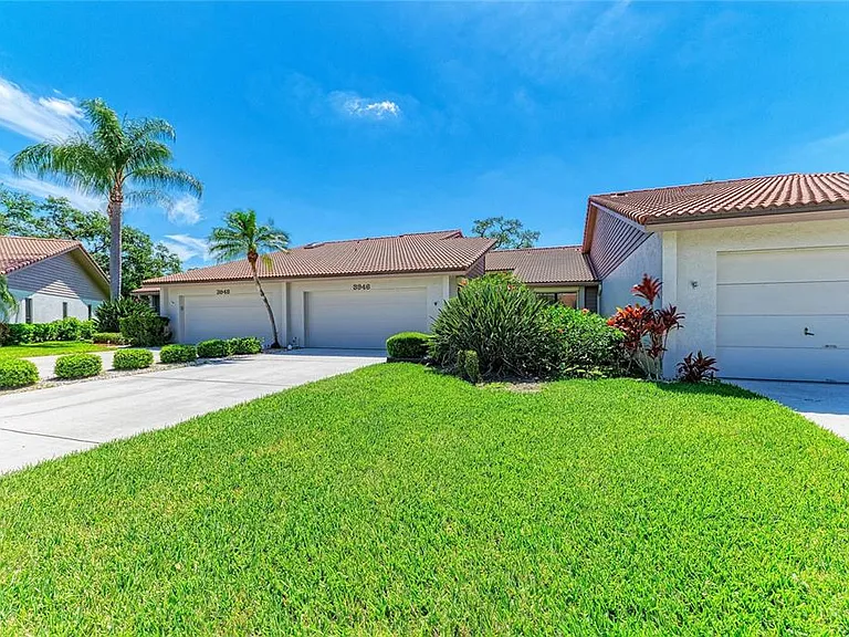 3946 Wilshire Cir E #168 — Photo 3