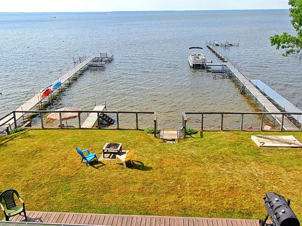 400 Houghton View Dr, Prudenville, MI 48651