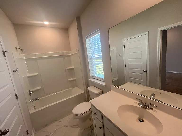5004 Del Corso St — Photo 13