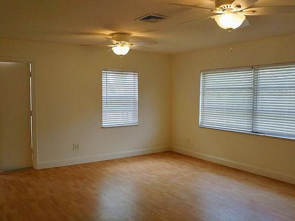 4th image of 2566 SW Feroe Ave APT 1