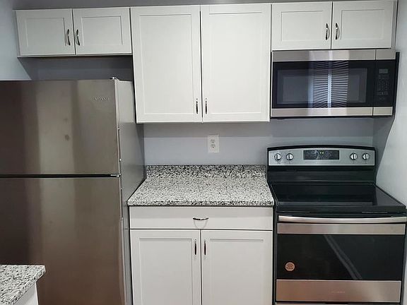 3rd image of 4 Cedar Valley Pl APT 101