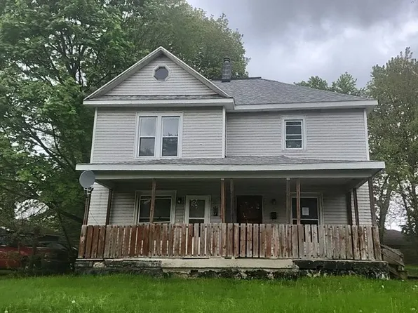 711 1/2 N Nottawa St, Sturgis, MI 49091