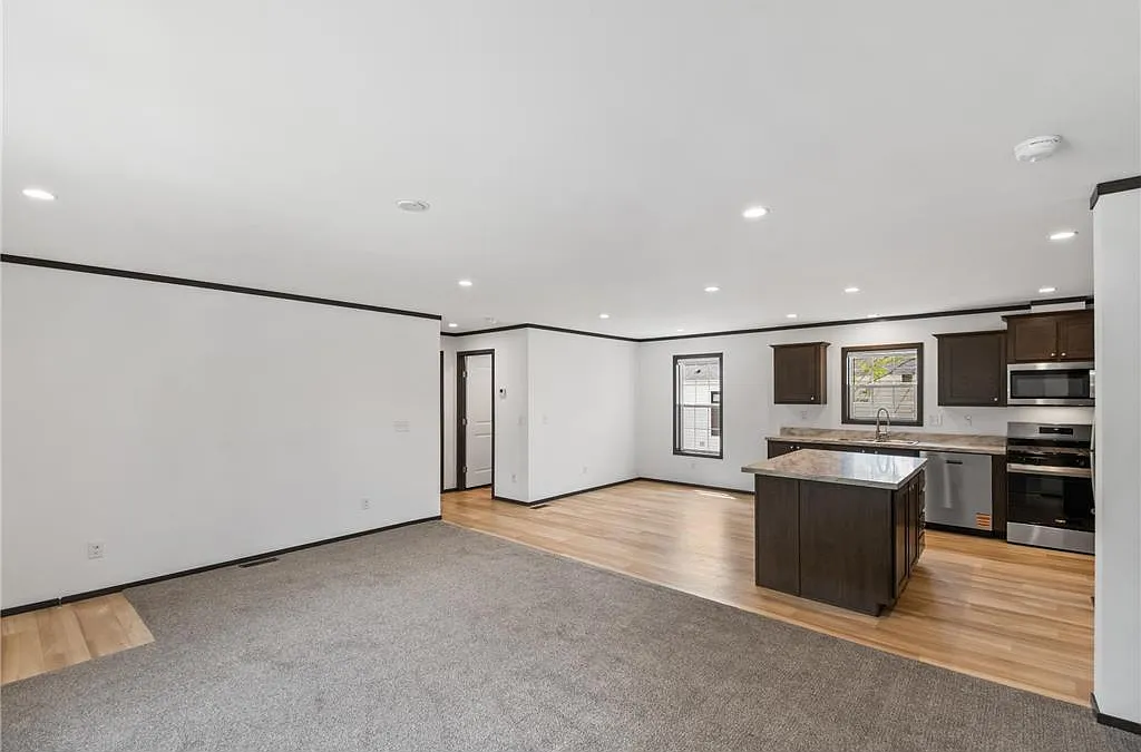3 bed, 1280 sqft, $1,650 — Photo 3