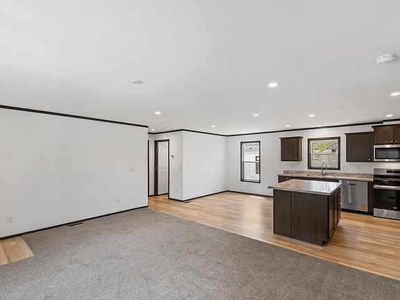 3rd image of 215 N McKay Ave
