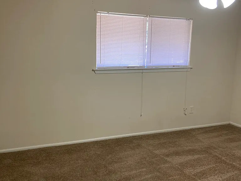 142 Viking Ct — Photo 9