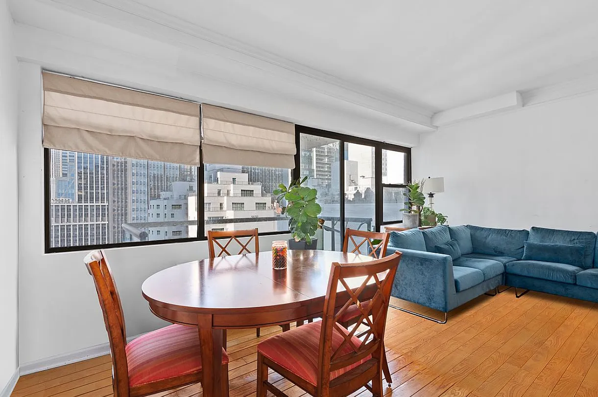 58 West 58th Street — Photo 2