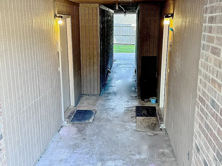 922 W Oak Ave #2 — Photo 3