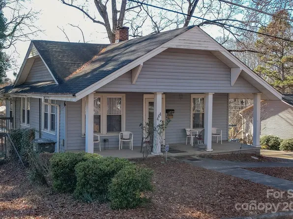 444 8th Ave SE, Hickory, NC 28602