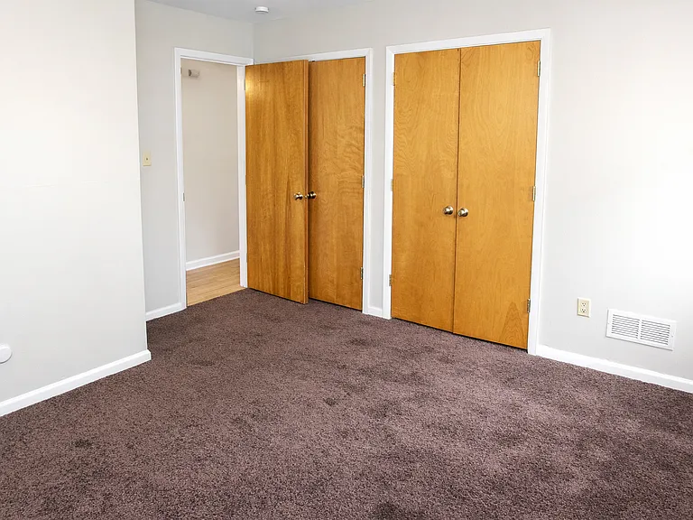 406 E End Ave — Photo 6