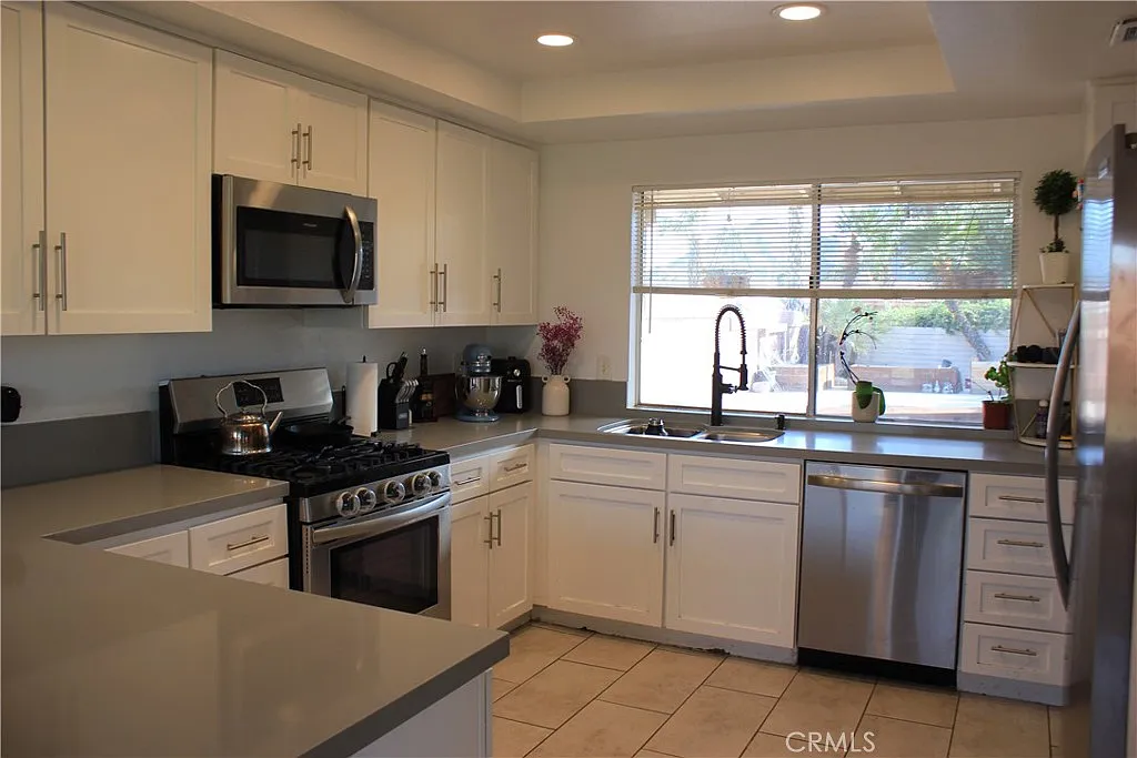 3 bed, 1477 sqft, $3,400 — Photo 4