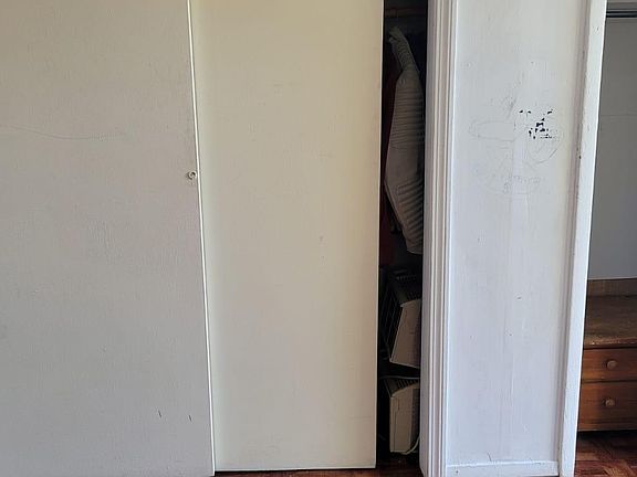 4th image of 16 Washington Ave N