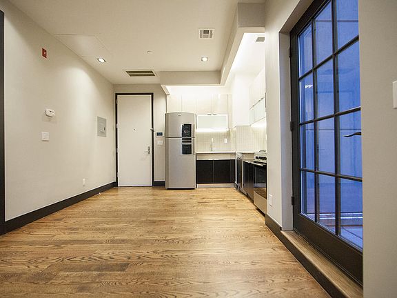 3rd image of 867 De Kalb Ave #6C