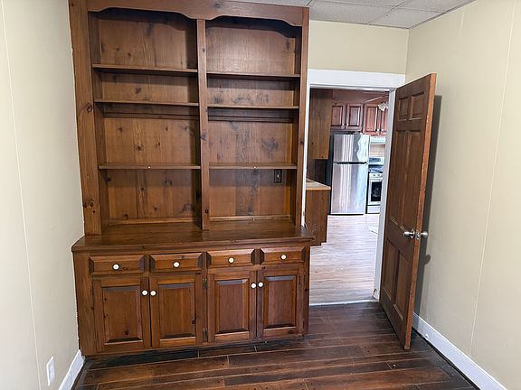5th image of 739 Main St #1