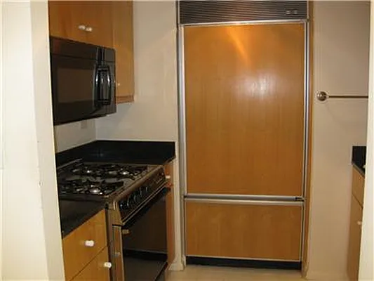 Rented by RELO REDAC INC. | media 18