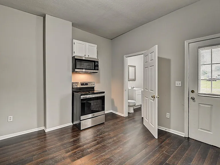 417 N State Ave — Photo 11