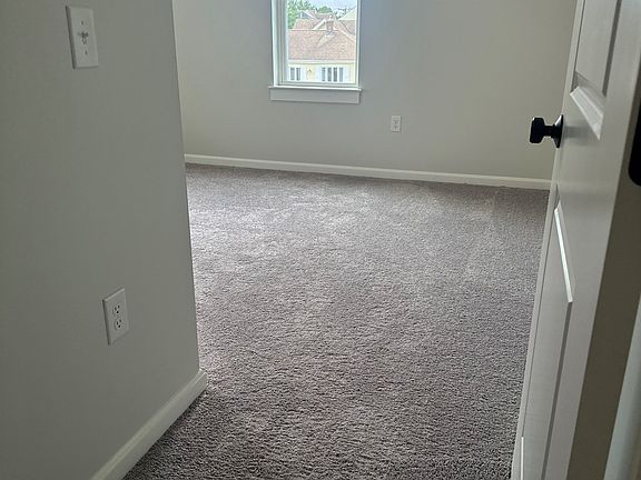 5th image of 135 Waterman Ave #23