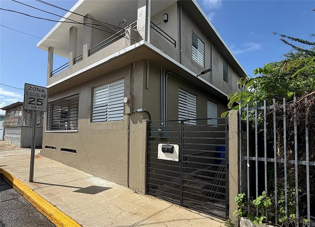 1 bed, 1.0 bath, 600 sqft, $750 — Photo 1