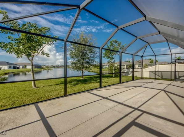 8832 Cascade Price Cir, North Fort Myers, FL 33917