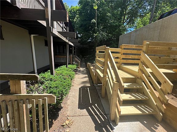 2nd image of 1714 Treetop Trl APT B