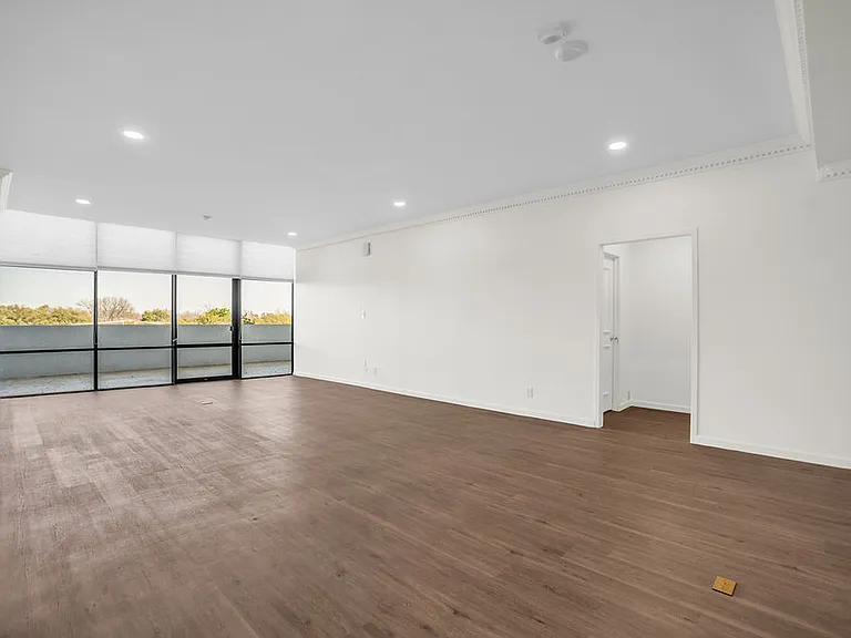 6335 W Northwest Hwy #411 — Photo 7
