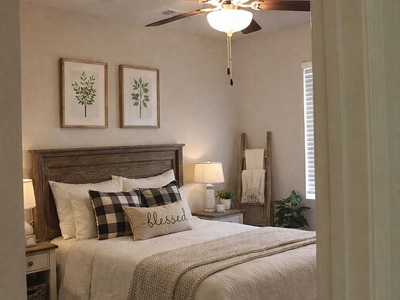 5th image of 4108 E Kaweah Ave #4102