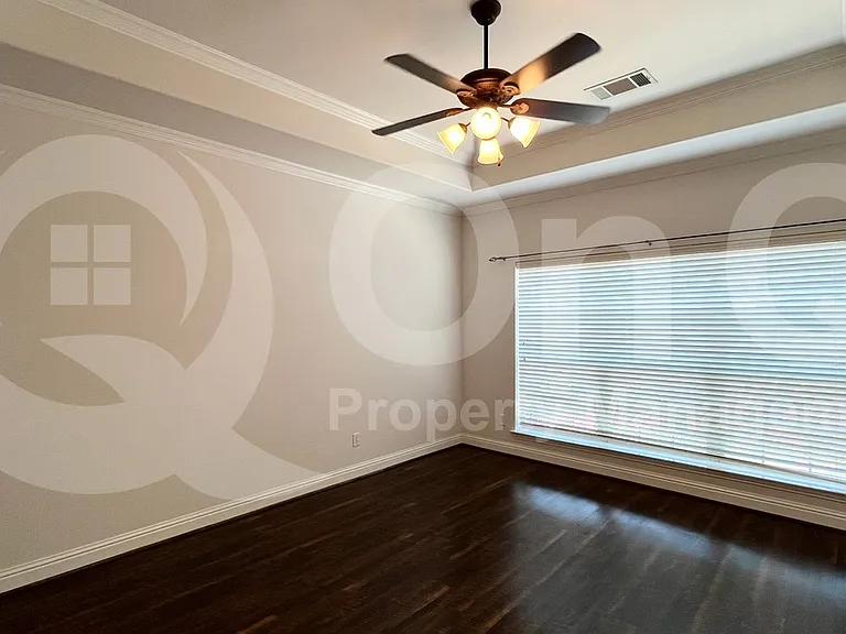 2209 Kirby St — Photo 10