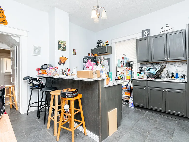 224 E Main St #B — Photo 8